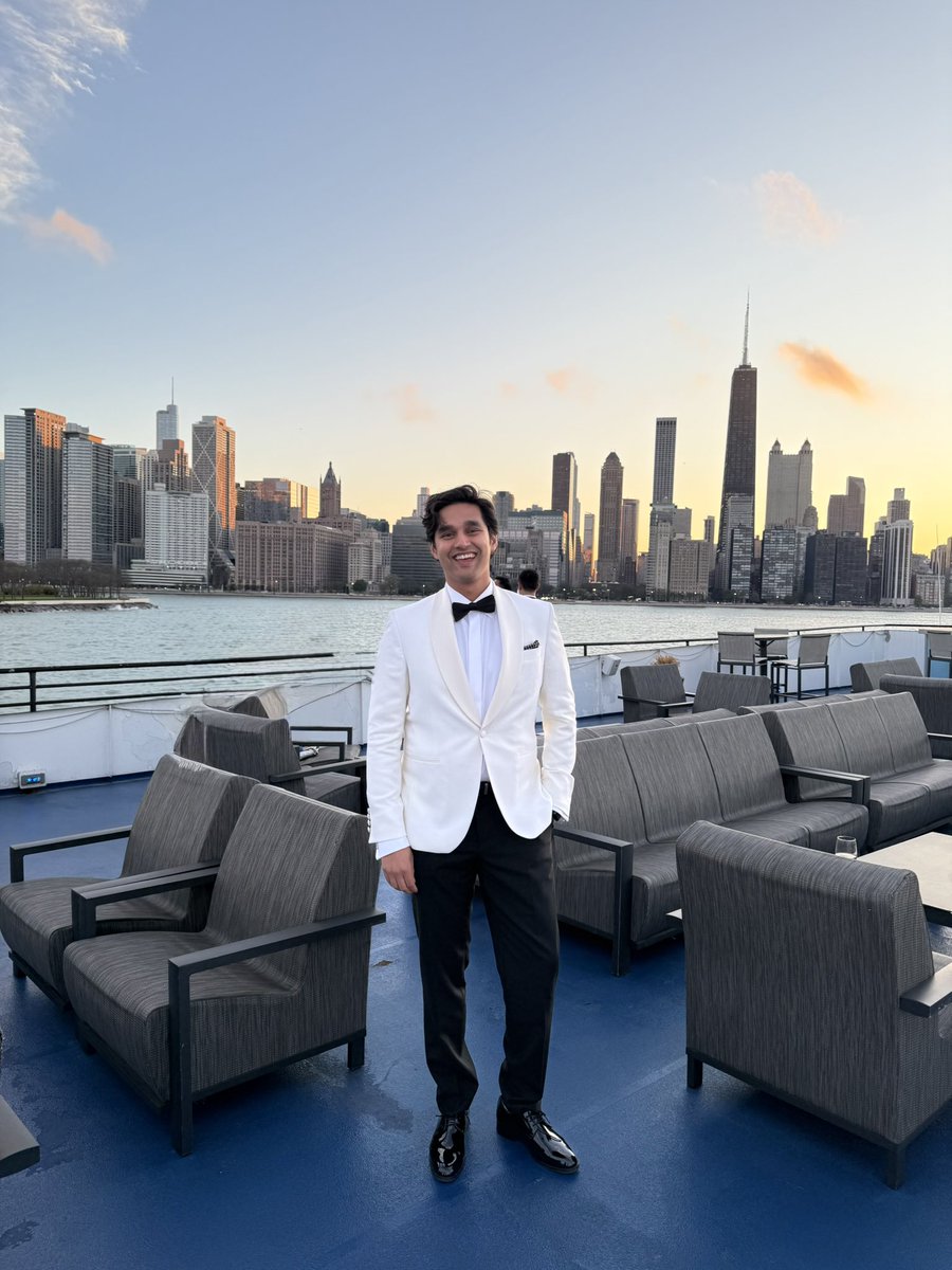 sudhikaushik's tweet image. Moved out of Chicago, but now have started romanticizing the Midwest!??