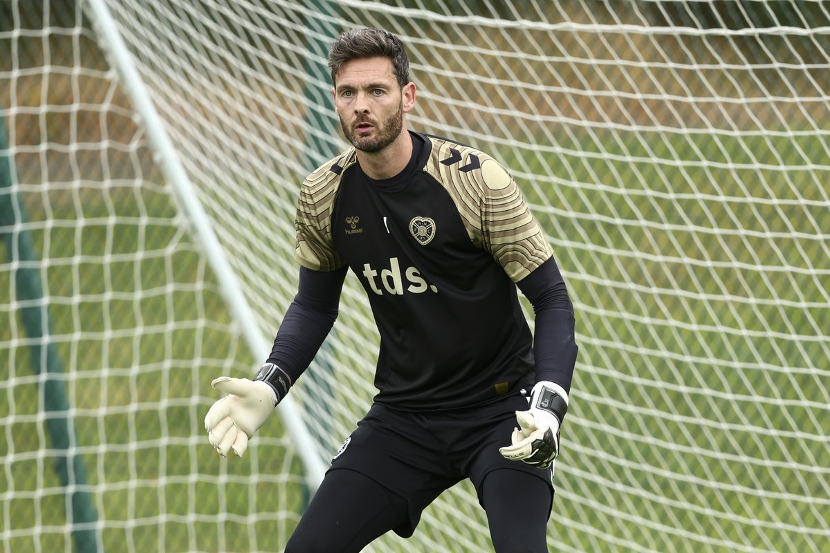 Hearts defeated Dunfermline Athletic 3-1 in a bounce game this afternoon.

Craig Gordon made his return from injury with an excellent save. Alexander Schwolow played the first half.

Elton Kabangu scored a double.

🔗 onlrl.co/32sg7l