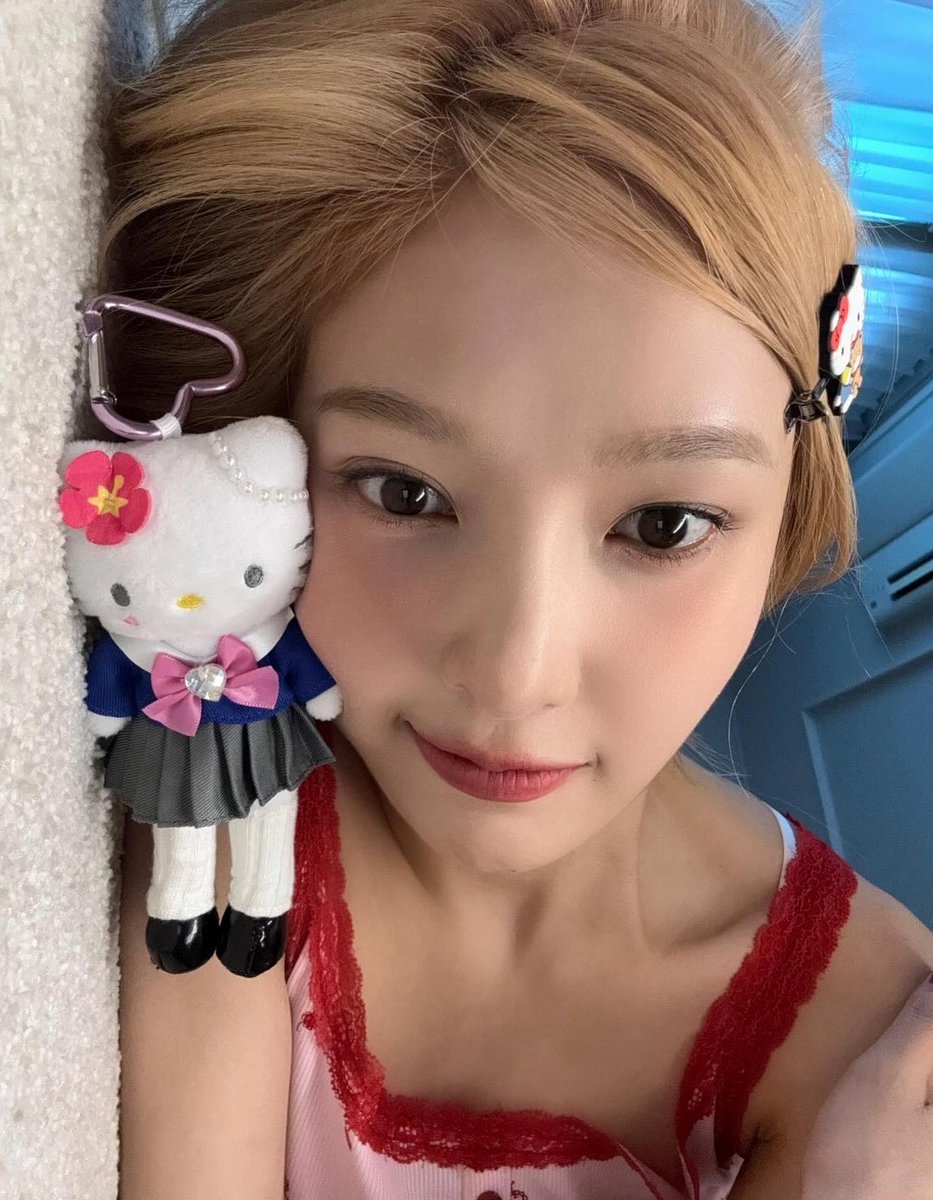 ⠀⠀ﾍ^ヽ､　 /⌒､　　_,_
　 |　　￣7　 (⌒r⌒7/
　 レ　　　＼_/￣＼_｣
＿/　　　　　　　　 {
_ﾌ　●　　　　　　　ゝ
_人　　　ο　　●　 ナ
　 `ト､＿　　　　　メ
　　　 /　 ￣ ーィﾞ
　　 〈ﾟ･｡｡｡･ﾟ 　丶