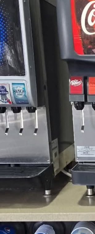 Everyone talking about the kid but is that a busccccchhhhhh fugginn latte fountain #LANK