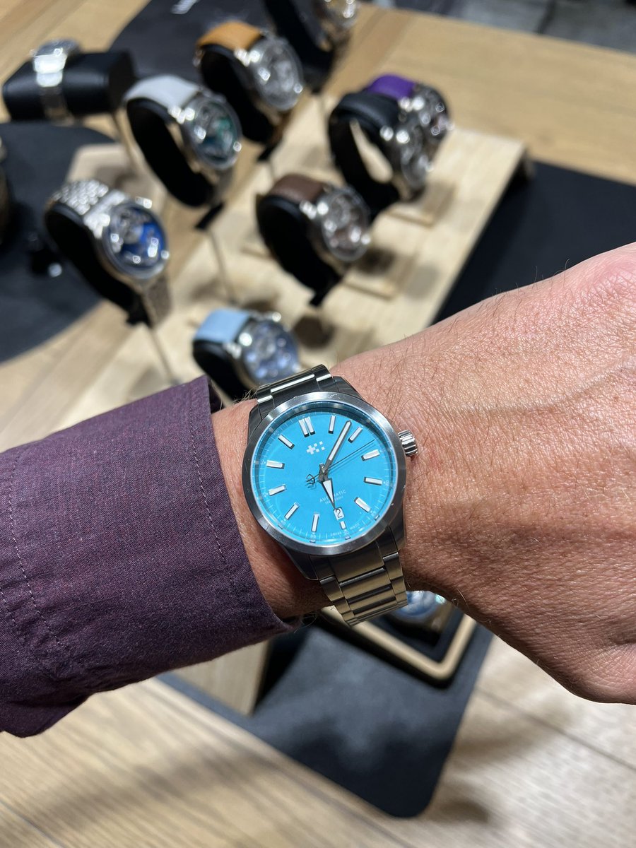 Christopher Ward N America grew by one today … welcome Jason!

Also great to see a special edition Sealander in the showroom.

<a href="/ChrisWardLondon/">Christopher Ward</a>
