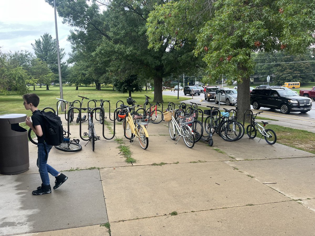 Holmes Junior High tweet media