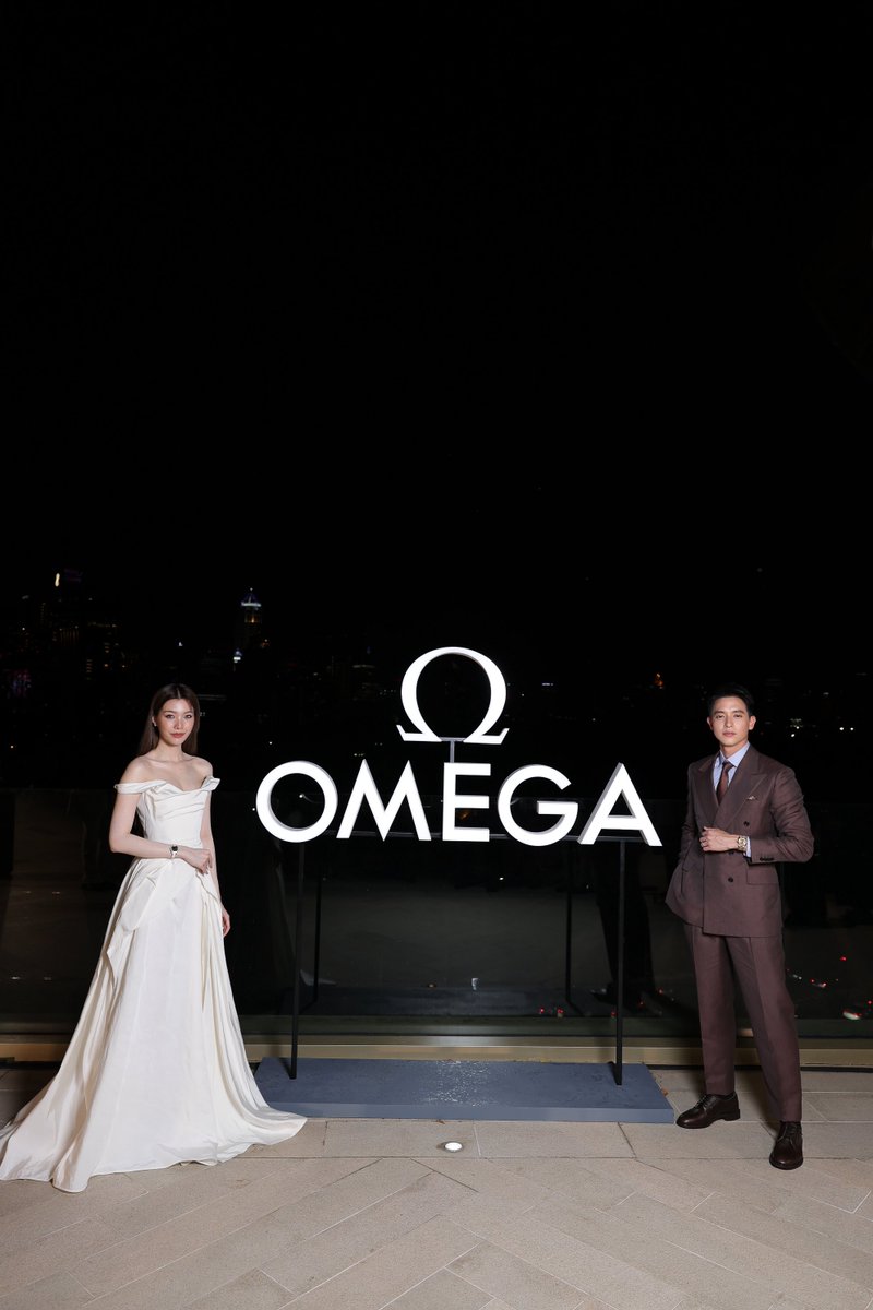 mintmag_th's tweet photo. ออร่า! ชมภาพลุคของหนุ่ม  #เจมส์จิรายุ Friend of OMEGA Thailand และสาว #ออมกรณ์นภัส แขกคนสำคัญของแบรนด์ที่มาร่วมฉลองไปกับนาฬิกา Aqua Terra 30 mm รุ่นใหม่ ณ โรงแรม ดุสิตธานี ที่จัดขึ้นเมื่อวานที่ผ่านมา เรียกได้ว่าจัดเต็มลุคหล่อสวยหรูมาเลยทีเดียว 💚

#JamesJirayuxOMEGAinBangkok #OrmxOMEGAinBANGKOK 
#jirayu_jj #ormkornnaphat 
#OMEGAThailand 
#OMEGA #AquaTerra 
#OMEGAMyChoice 
#MintNews
