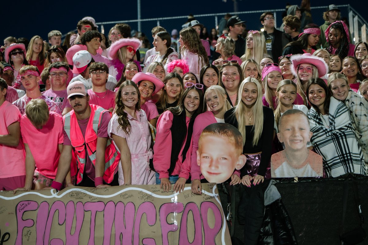 LebanonR3's tweet photo. Lebanon Yellowjackets are joining the #FN5GL action with T-Mobile! 💛🐝 Help us win big for our program by showing your spirit:
✅ Like
💬 Comment your fave football memory
🔁 Share the love!
#LebanonYellowjackets #FridayNightLights #TMobile #SchoolSpirit https://t.co/NitGFSg6pz