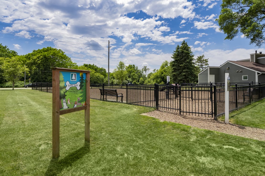 ThePines_Apts's tweet image. Seeking a pet-friendly home? The Pines of Cloverlane offers stunning 1 &amp;amp; 2 bedroom apartments, plus a dog park for your fur babies! Enquire today and find your perfect place. 🏡🐾 #ForRent #Renovated #Ypsilanti #PetFriendlyApartments