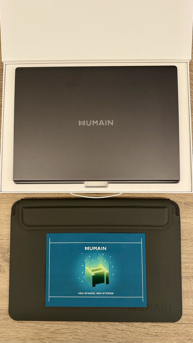 SoonSaudi's tweet photo. قريبًا :

إطلاق اول " لابتوب " صُمم وصنع في المملكة العربية #السعودية والمدعم بالذكاء الاصطناعي بالكامل 🇸🇦🤩👏👏. https://t.co/bej8sKqcdD