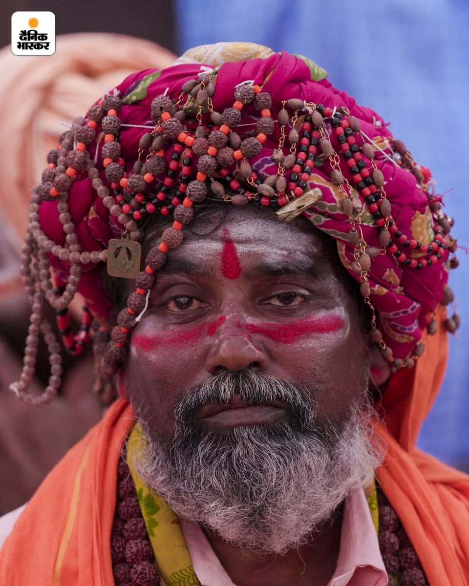 DainikBhaskar's tweet photo. बेंगलुरु में 'अलेमारी' और 'आरे अलेमारी' समुदायों के सदस्यों ने प्रदर्शन किया। उनकी मांग है कि अनुसूचित जाति (SC) श्रेणी के भीतर उन्हें एक अलग उप-कोटा दिया जाए।
https://t.co/OKVkrRh0mC 
#BengaluruProtest #AlemariCommunity #AreAlemari #SCReservation #SubQuotaDemand #KarnatakaNews https://t.co/rjazb4HYUX