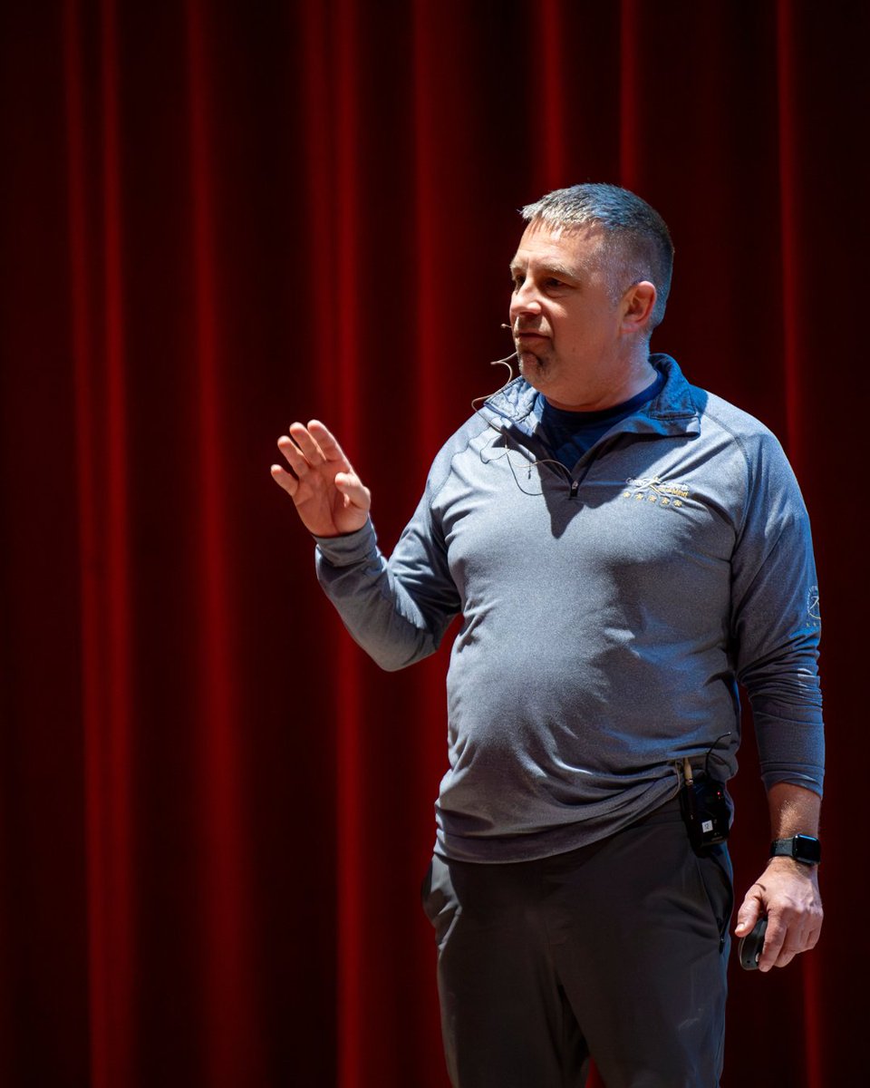 Our presentations and training bring you proven mental fitness strategies. We help you build a one-page mental fitness plan that you can share with your teammates and coaches. 
Take action and email hans@centerforsportsandthemind.com so you can change your world and your team.