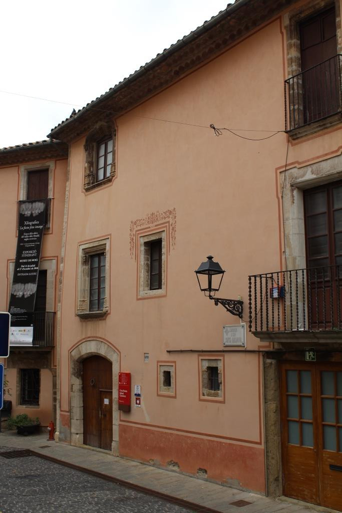 Bon dia amb el #patrimonideldia i bona Diada! Avui us proposem visitar la casa museu on va néixer en Rafael Casanova a #Moià. Casanova va ser el darrer conseller en cap i un dels protagonistes de la defensa de Barcelona el 1714: patrimonicultural.diba.cat/element/casa-n… <a href="/AjMoia/">Ajuntament de Moià</a> <a href="/CulturaDIBA/">Cultura Diputació Barcelona</a>
