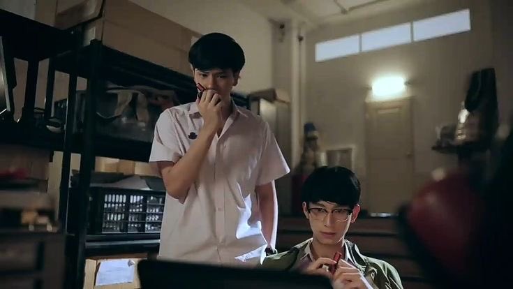 Samut is a genius that leads the game, kaen is a strategist that’s really smart with coding and techy stuff,,,,,, they’re basically pangwave