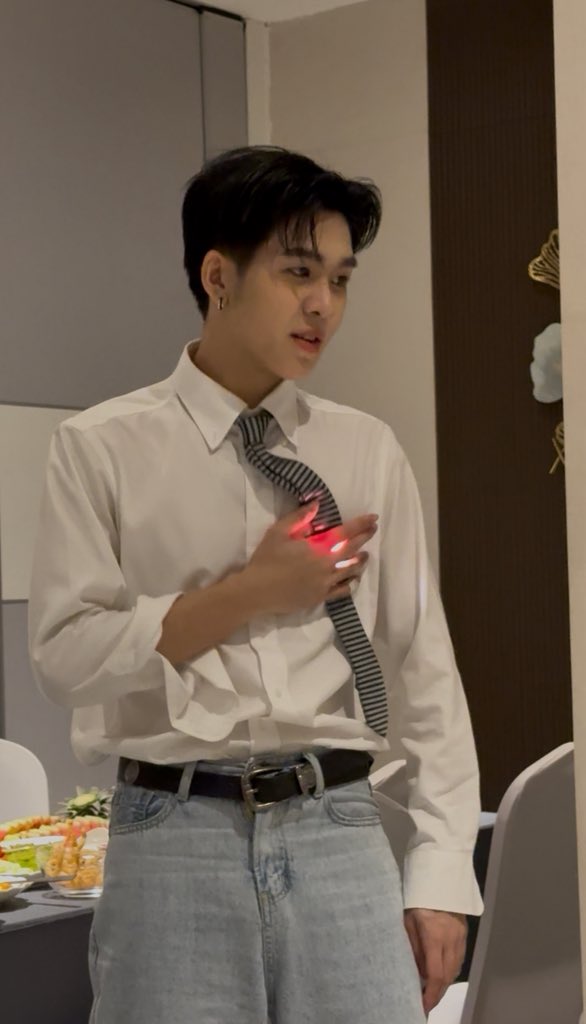 savewrg's tweet photo. เวลาผ่านไปไวมากกก แต่เราก็ค่อยๆเติบโตไปด้วยกันมั่นคงอย่างที่พี่บอก ขอบคุณน้าาาคั้บที่อยู่ข้างๆมาตลอด คอยสอนแล้วก็เป็นกำลังใจให้เซฟเสมอ เซฟก็มองพี่อยู่ตรงนี้เหมือนกันเป็นกำลังให้ทุกอย่างที่พี่ทำนะ สู้ๆเก่งมากอ้วม

AUAUSAVE PERFECT TEN
#Perfect10mWithAuauSave https://t.co/7W3FwUIUp5