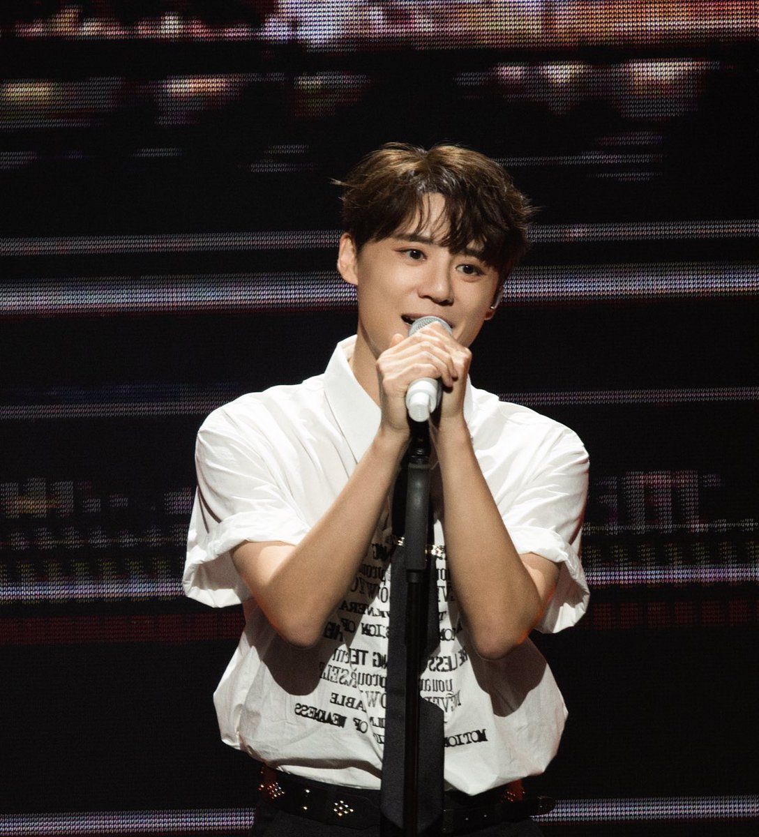 모델 넥타이는 멀쩡한디 왜 우리애껀 쥐파먹었지