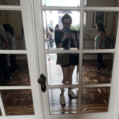 FernandaMr1910's tweet photo. #NuevaFotoDePerfil https://t.co/Sq70zeHpzW
