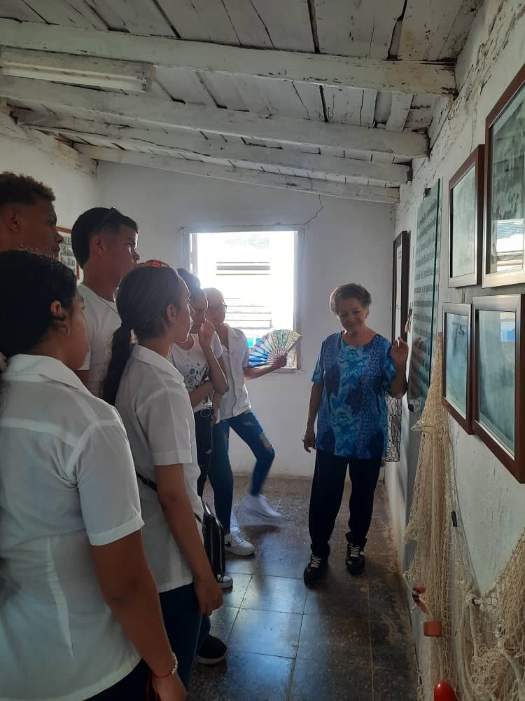 Visita dirigida a las salas del museo de #Mantua por estudiantes del curso  ETP de 9no grado de Enfermería y la Coordinadora  de la Carrera Yuslaidy Ávila Barrios, con el objetivo de ampliar sus conocimientos sobre la historia de nuestro municipio.
#CubaViveEnSuHistoria