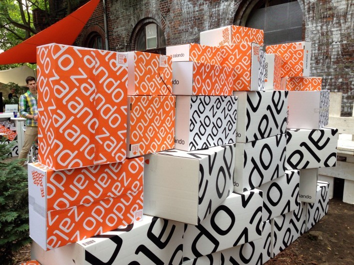 ilevelSoftware's tweet image. Sell on ASOS, Amazon, Zalando, Debenhams, John Lewis, Next, Harvey Nichols, House of Fraser, New Look, Secret Sales, SilkFred, Simply Be, La Redoute, Boohoo &amp;amp; Shopify? 

i.LEVEL connects them all &amp;gt;&amp;gt; One system. Live stock. Auto orders.  Fashion ecomm, sorted.