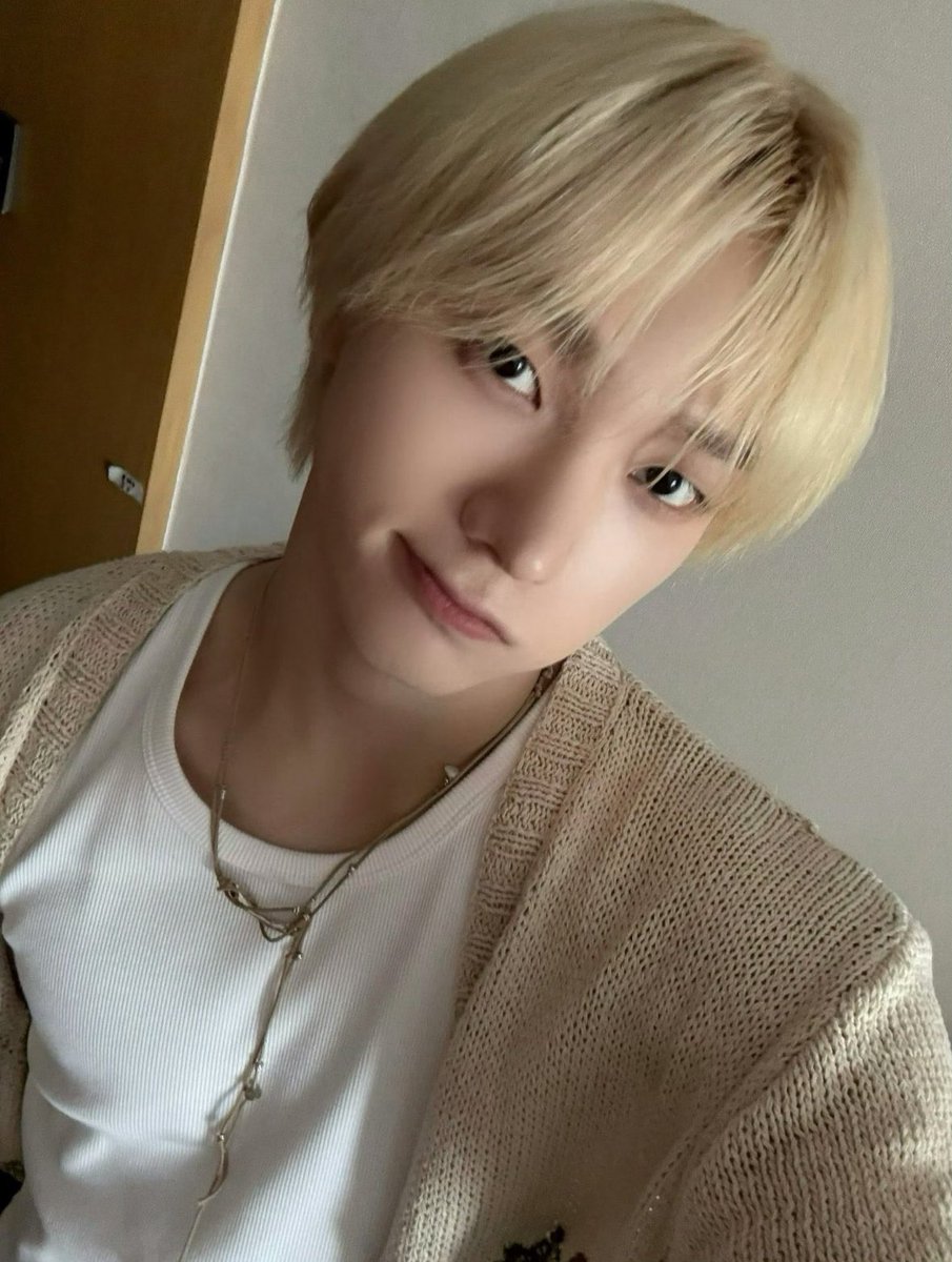 #몽샹몽샹_예삐_생일축하해
#HAPPY_YEPPY_DAY
#ソンホの歌声が世界に届くように

보넥도 맏형 성호! 생일 축하해//
사랑하고 안전하게 이번년도 같이 끝내자!!