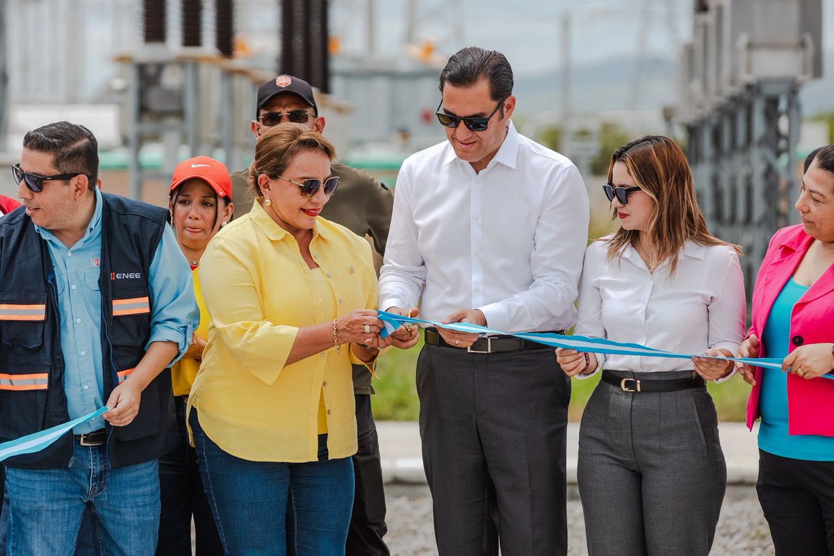 La ampliación de la Subestación Toncontín (50 MVA) no es solo una obra técnica: es una decisión estratégica para garantizar energía confiable y acompañar el crecimiento de Honduras.

Hoy damos más energía a Tegucigalpa: luz estable para tu hogar, fuerza para tu negocio y futuro