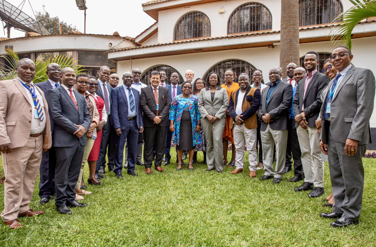 UNHCR_Kenya's tweet photo. Today, UNHCR met with Commissioner for Refugee Affairs CS. Mercy Mwasaru 'OGW' and @DRSKenya.

Together, we will continue strengthening our collaboration and partnership in aligning efforts to protect refugees in Kenya while advancing durable solutions with the GoK. https://t.co/XVaxRxMkWg