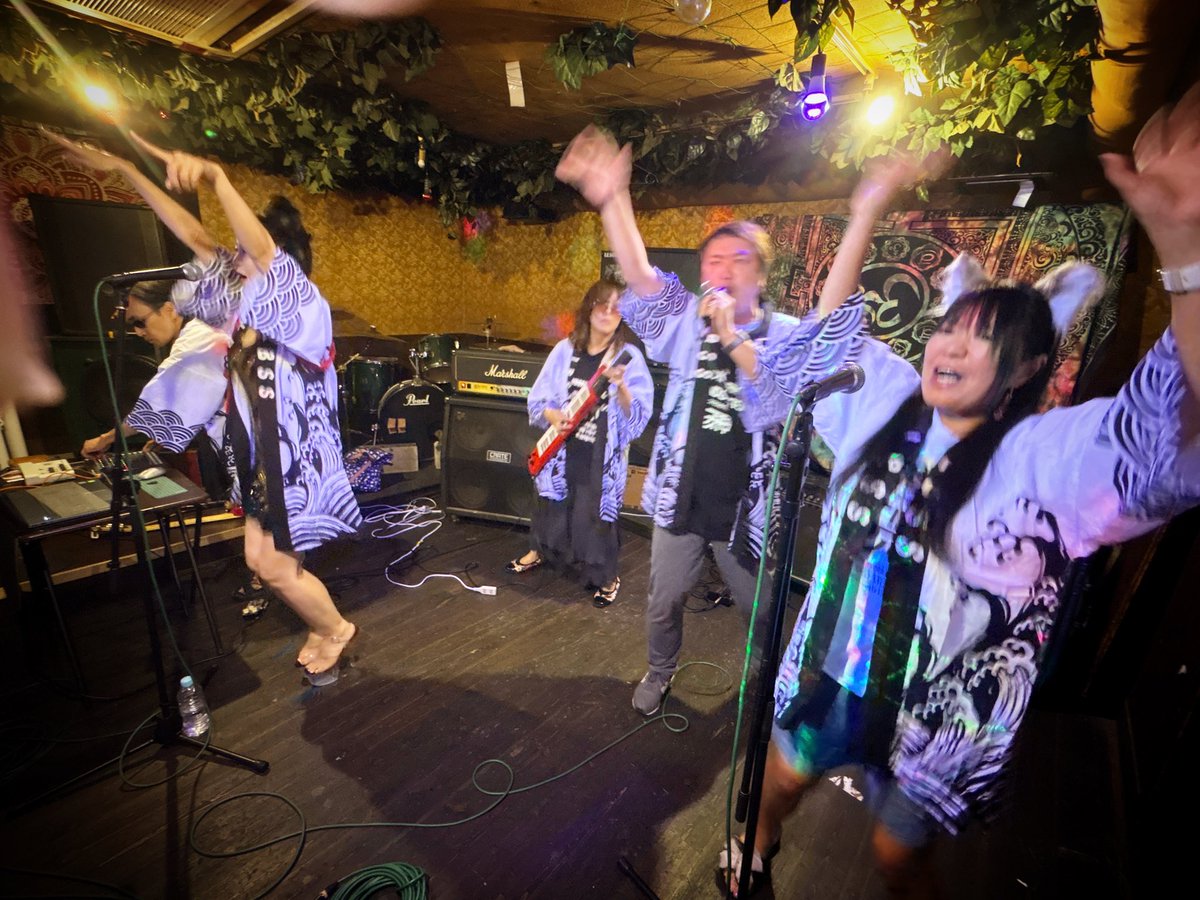 椿がボーカルで所属するバンドLOWBORNSOUNDSYSTEM
ライブでした〜✨
キーボードのけいちゃん加入㊗️
ご来場ありがとうございました！