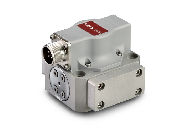 __el__toro__'s tweet image. Ever wonder how missiles, fighter jets, &amp;amp; rockets flew back in the 50s &amp;amp; 60s with such limited computing power available? 

The answer lies in the valve pictured below.

This is a two-stage hydraulic servo valve. Fully analog &amp;amp; built with incredible precision, it transformed…