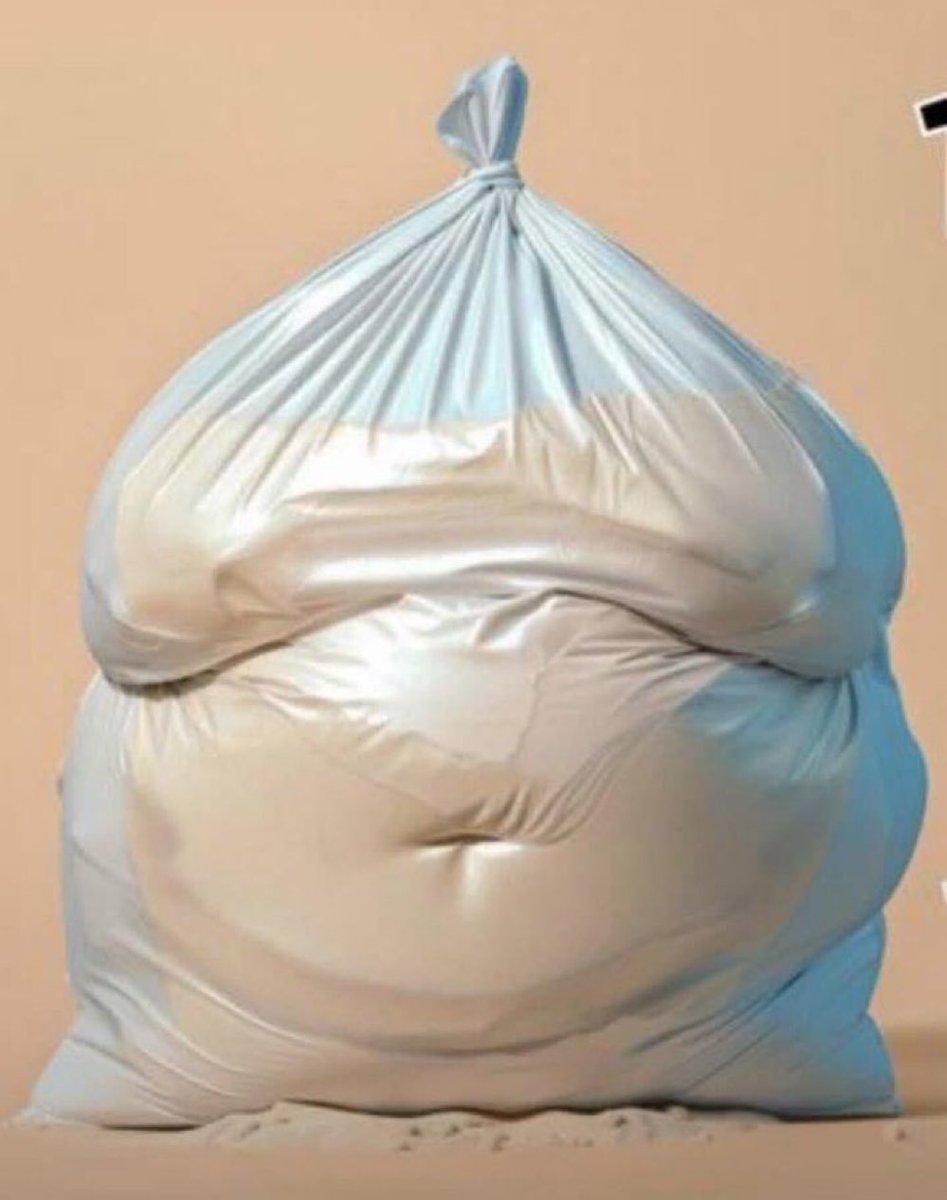 Body-shaming someone when your stomach looks like apo elubo is crazy.