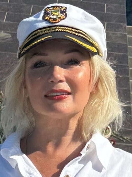 LVPapy's tweet image. Салют в честь #80лет Победы и окончания Второй Мировой войны на Дальнем Востоке был ярким, насыщенным и потрясающе красивым. Достойно для жителей и гостей юбилейного #ВЭФ во #Владивостоке . Низкий поклон нашим дедам и прадедам. Не подведем их! #Vladivostok #VDay