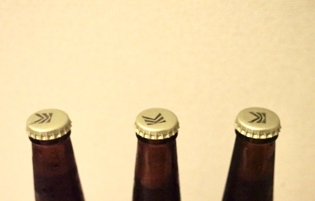 🍺こしきブリュワリー🍺

こしきブリュワリー第一弾クラフトビール「From Scratch」が届きました！
王冠はアンティークゴールドで某JCが貼ったラベル付きでした。

<a href="/coveredpeople/">カバードピープル公式</a> 
<a href="/vtmapida/">まつだまつだドットコム↗️離島ブリュワリーを創る人↗️非公式オフィシャル協会会長↗️革屋</a> 
<a href="/MYCmyc7077/">MYC(まいしー)</a> 
<a href="/KedamaNft/">けだま</a> 
<a href="/hana_kabahori/">ハナ📷カバヨコ本日19時よりαUmarketにて販売‼️⬇️</a> 
#クラフトビール