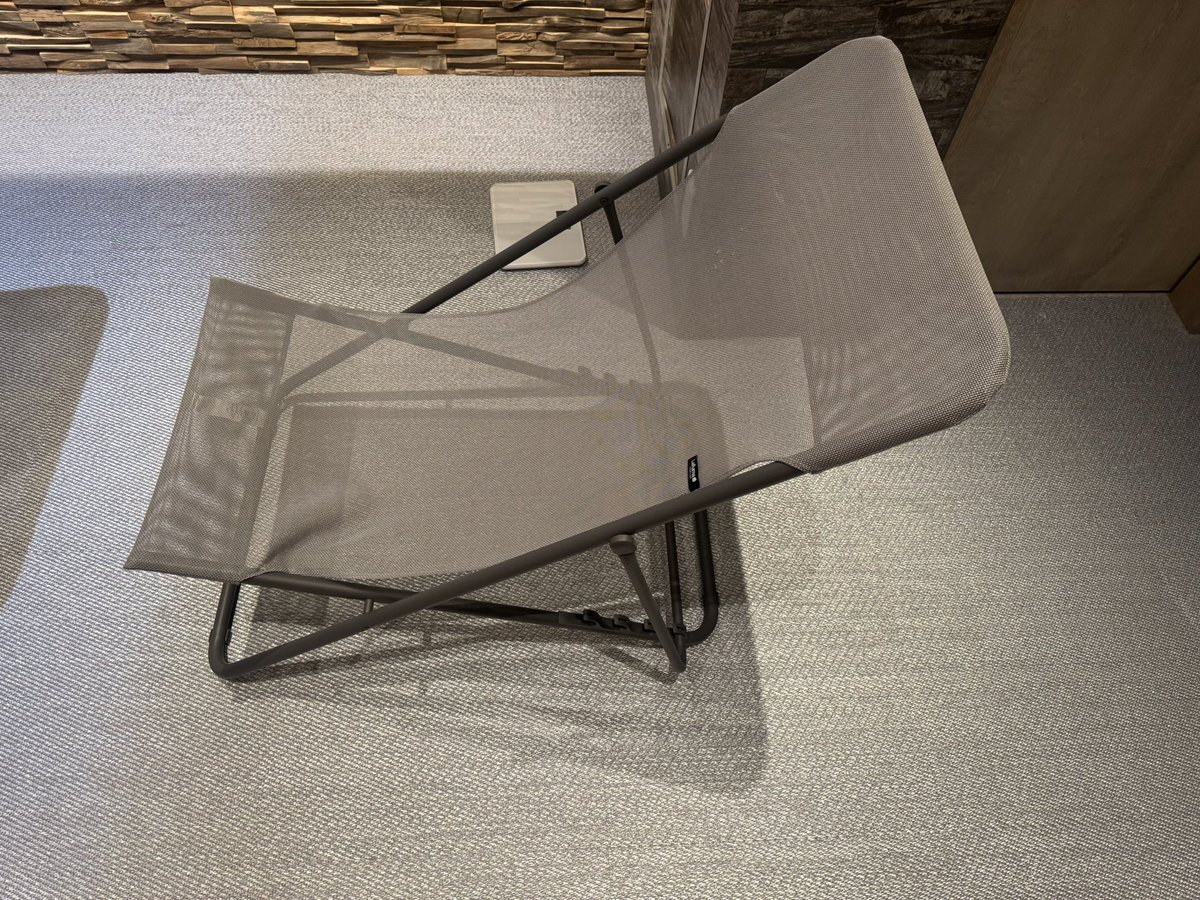 脱衣所にラフマのチェア増やしてみました💺
オープン当初はブルーで統一でしたがグレーで統一🤞