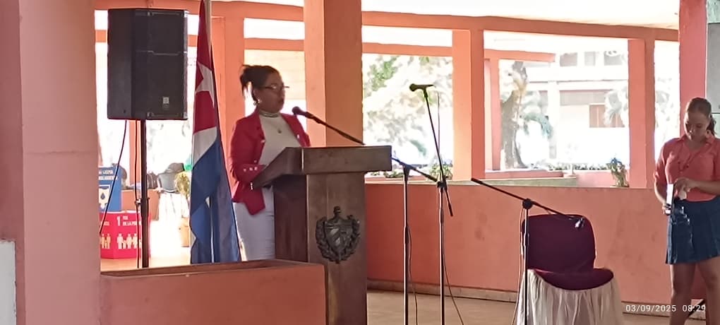 Participamos en el acto por el inicio del curso 2025 - 2026 en la Universidad de #MoaPrimeraPorElTrabajo Doctor Antonio Núñez Jiménez.
#EducaciónDeCalidad
#EnMoaPodemos
<a href="/AsambleaMoa/">Asamblea Municipal Poder Popular MOA</a> 
<a href="/ManolihaHolguin/">Manuel F Hernández Aguilera</a> 
<a href="/QueipoRuiz/">Joel Queipo Ruíz</a> 
<a href="/YiganisM/">Yiganis Cruz Martínez</a>