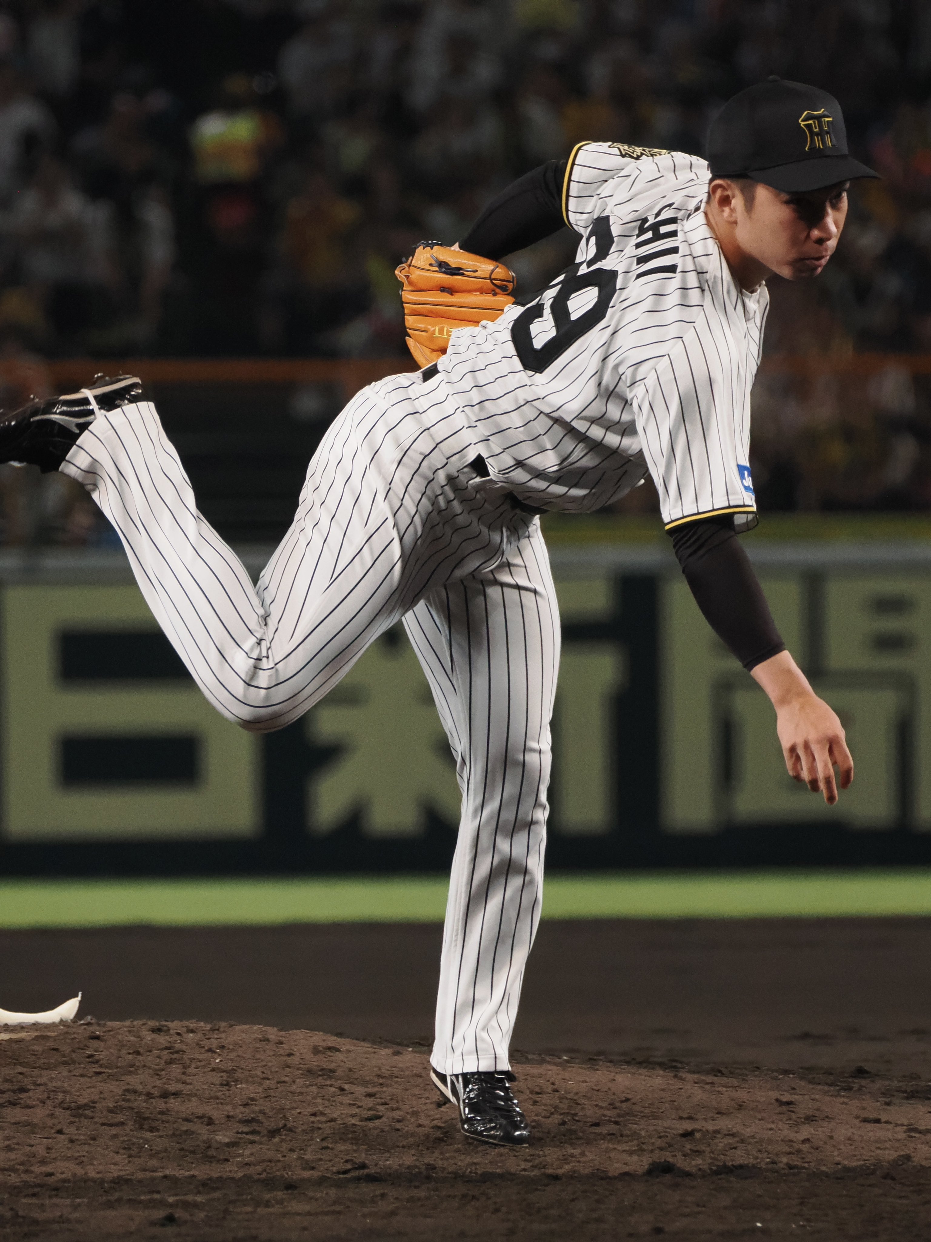 阪神タイガース ブラックダイナマイトユニフォーム 石井 阪神タイガースB-LUCK DYNAMITE 黒 ユニフォーム 石井大智