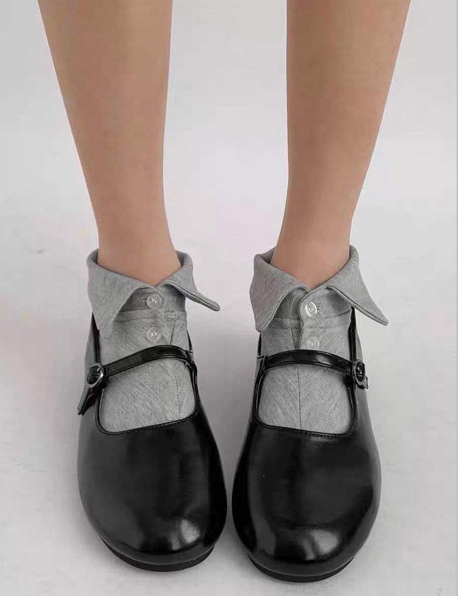 pinkglitterie's tweet photo. Collared socks https://t.co/PAWmaszzfA