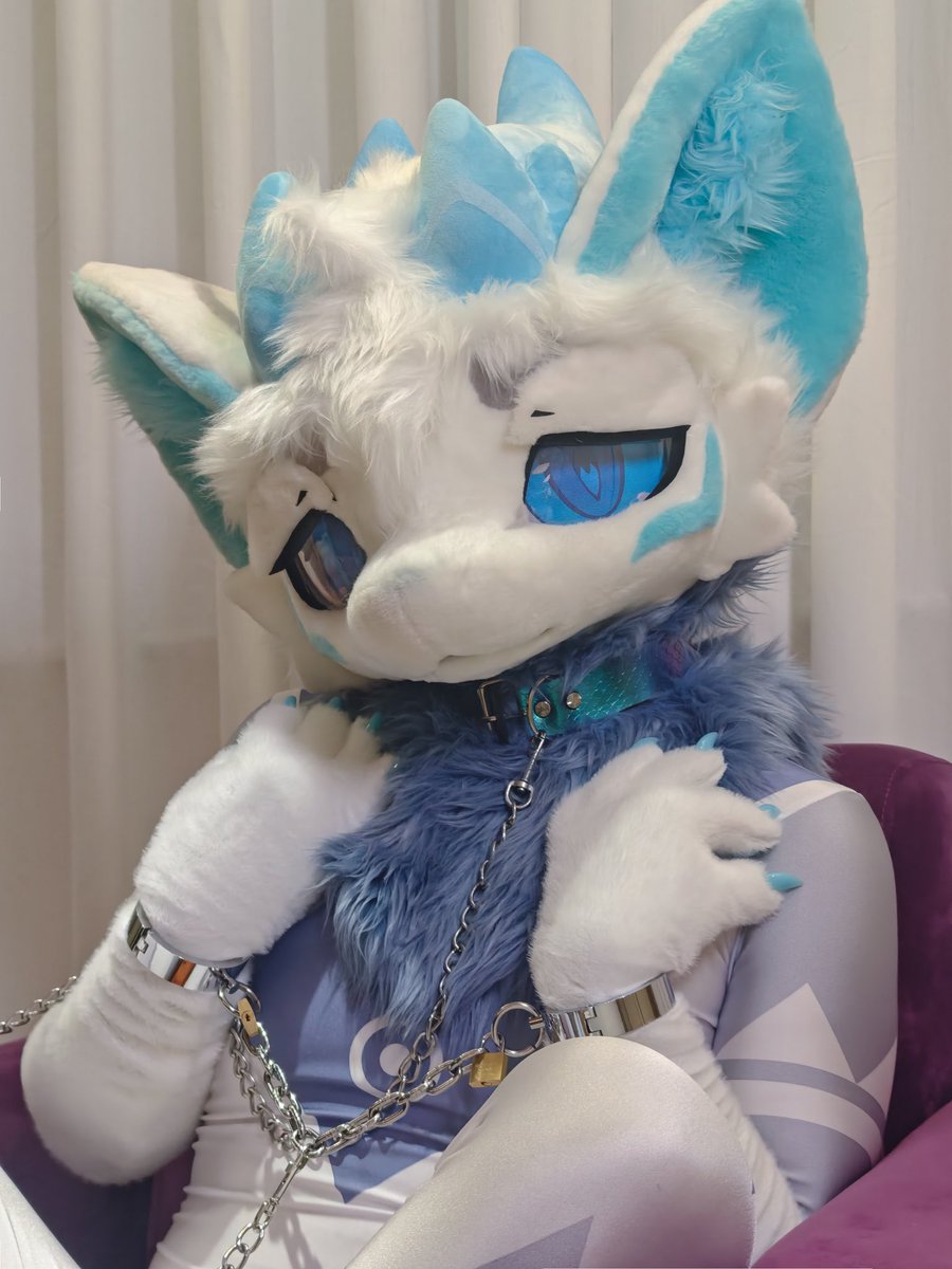 看起來很乖巧的樣子！