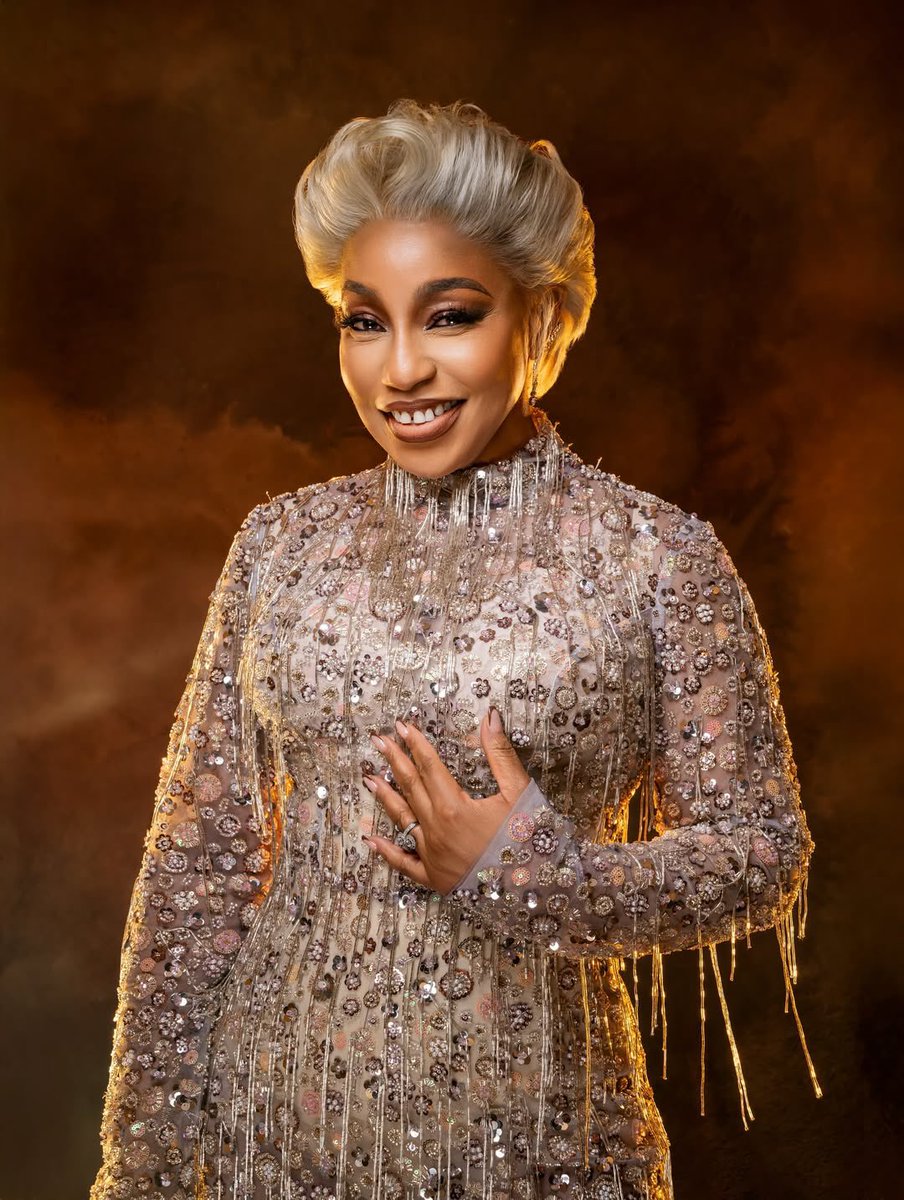 #ritadominic serving looks in  flawlessly stunning custom outfit by #thestudiobysbym