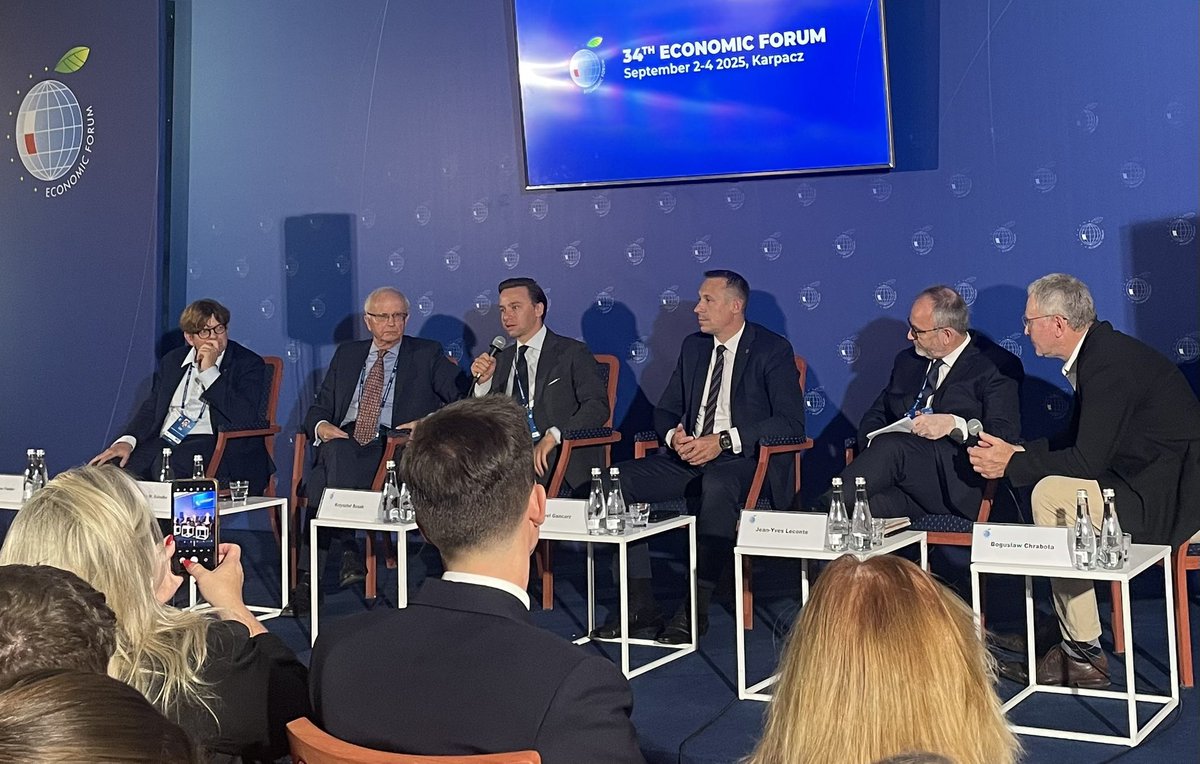 Maciej Szlinder tweet media