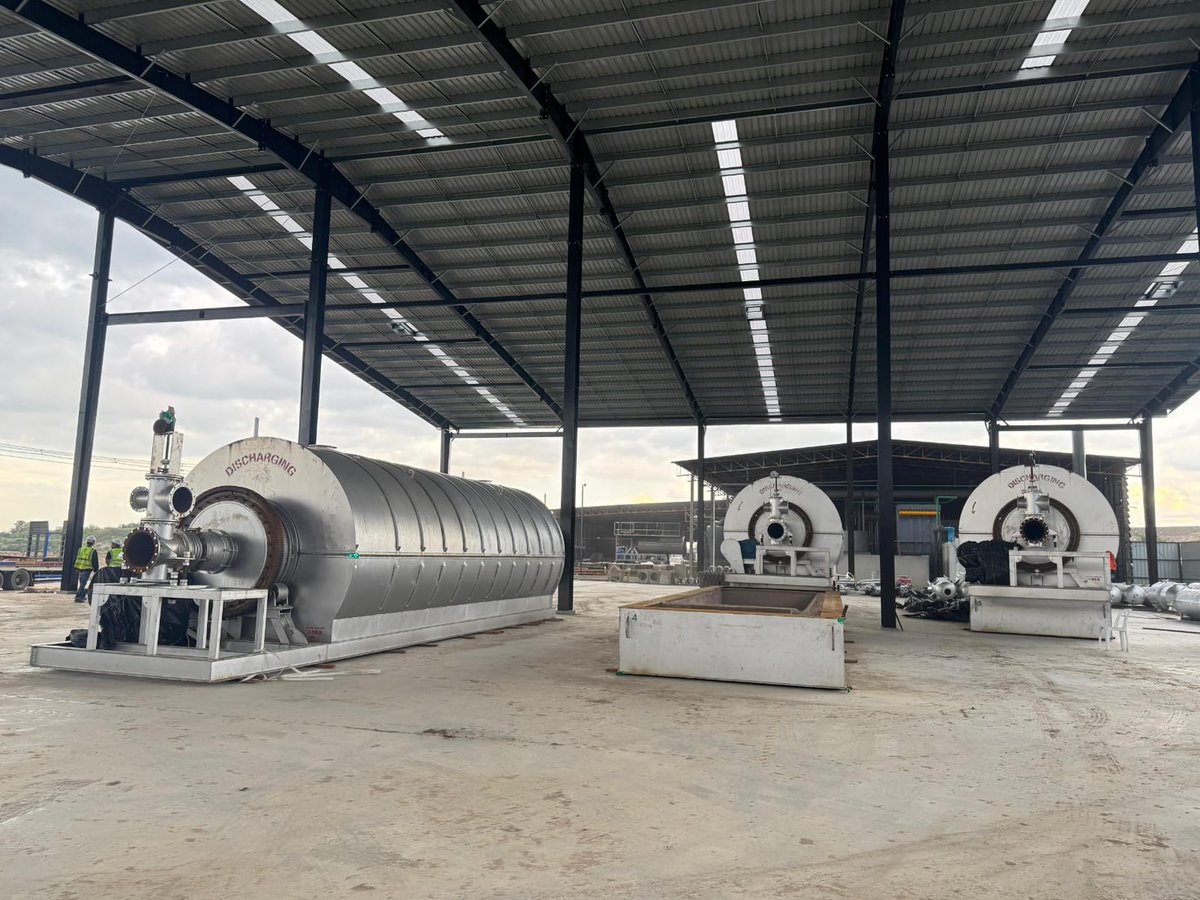 CorsairGroup's tweet photo. 🚀 Big News from Corsair Bangkok!

We’re excited to share that installation has begun on 3 brand-new plastic pyrolysis recycling units at our Bangkok facility.

This comes right after the successful recent completion of our previous 3 identical units – and now, with these new.. https://t.co/QWouktPlmC