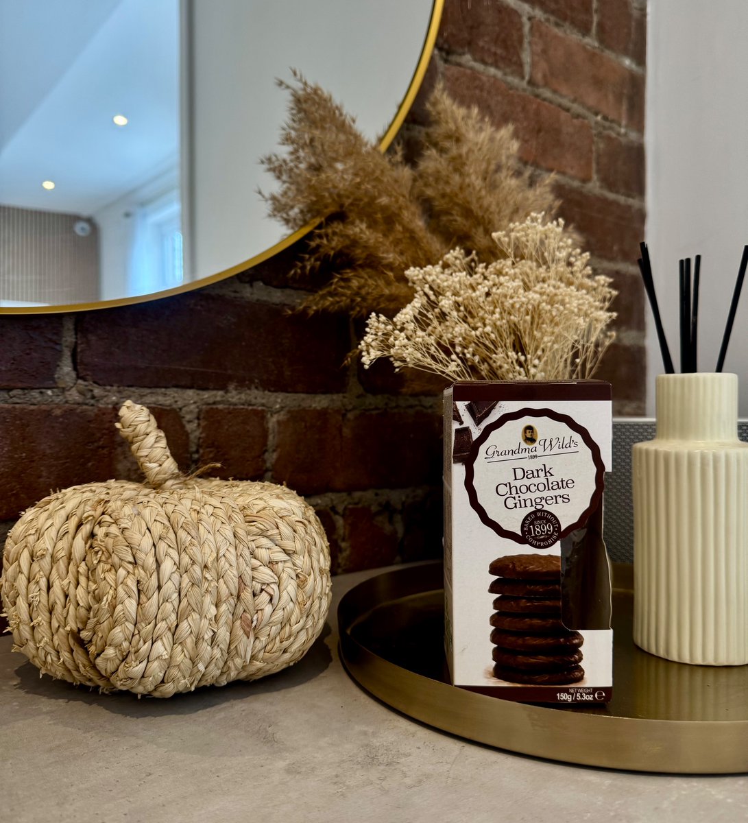 September vibes = crisp air, cozy moments, and Grandma Wild’s Dark Chocolate Gingers 🍂🍫 A little spice, a lot of comfort.

grandmawilds.co.uk/product/dark-c…