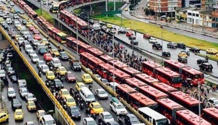 ⓙⓐⓥⓘⓔⓡ ⓞⓟⓘⓝⓐ🗯️ (@javieradaime) on Twitter photo El fracaso de la movilidad de Bogotá tiene 3 nombres: <a href="/EnriquePenalosa/">Enrique Peñalosa</a> <a href="/ClaudiaLopez/">Claudia López Hernández</a> y <a href="/CarlosFGalan/">Carlos F. Galán</a>
Le entregaron la ciudad a <a href="/TransMilenio/">TransMilenio</a>, negocio privado que genera pérdidas las cuales la ciudad se las paga cada año.
Responsables del hundimiento del metro subterráneo. El fracaso de la movilidad de Bogotá tiene 3 nombres: <a href="/EnriquePenalosa/">Enrique Peñalosa</a> <a href="/ClaudiaLopez/">Claudia López Hernández</a> y <a href="/CarlosFGalan/">Carlos F. Galán</a>
Le entregaron la ciudad a <a href="/TransMilenio/">TransMilenio</a>, negocio privado que genera pérdidas las cuales la ciudad se las paga cada año.
Responsables del hundimiento del metro subterráneo.
