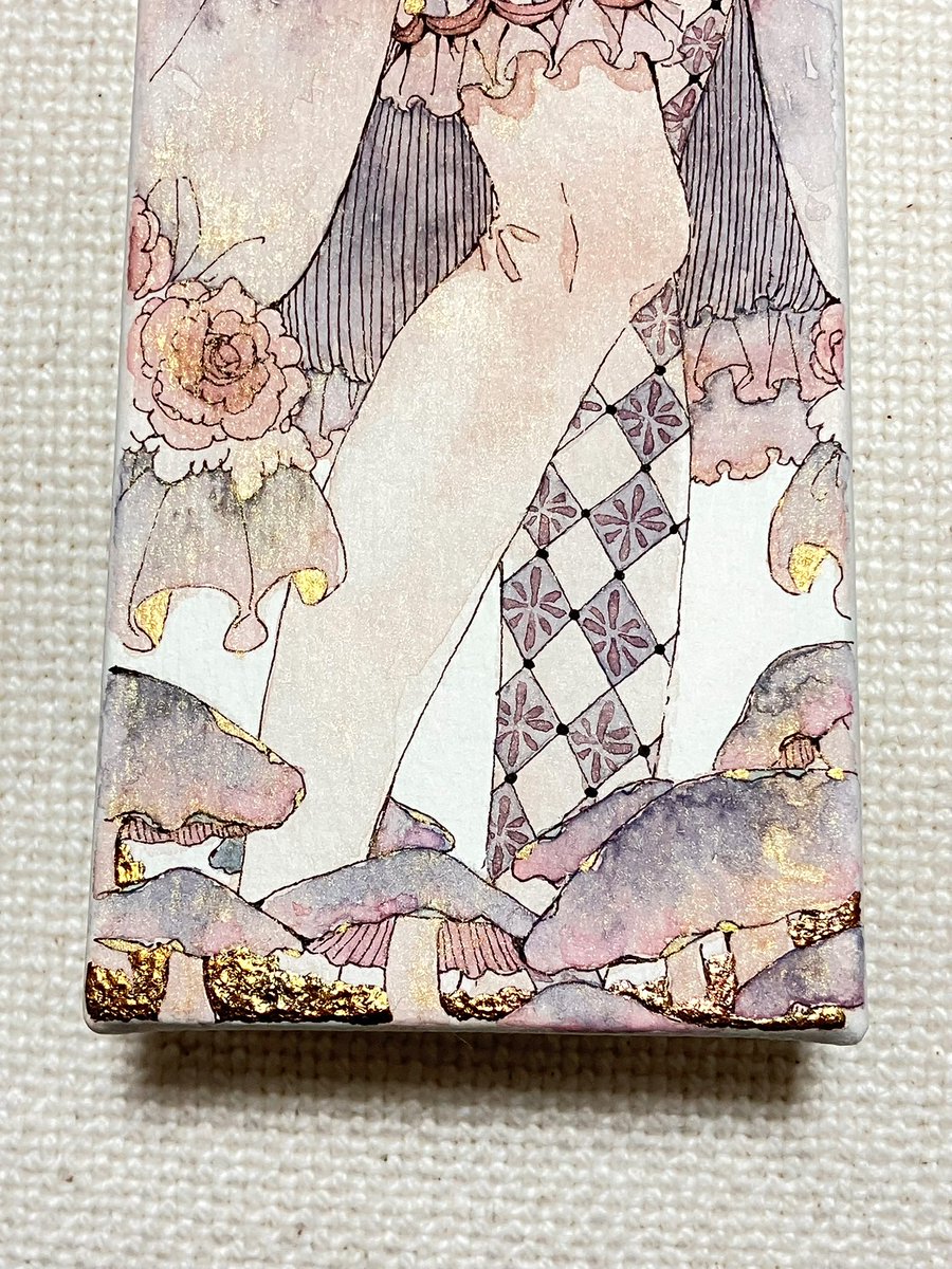 rabittorio's tweet photo. ボコボコギラギラの土🍄 https://t.co/eSJANjnsM6