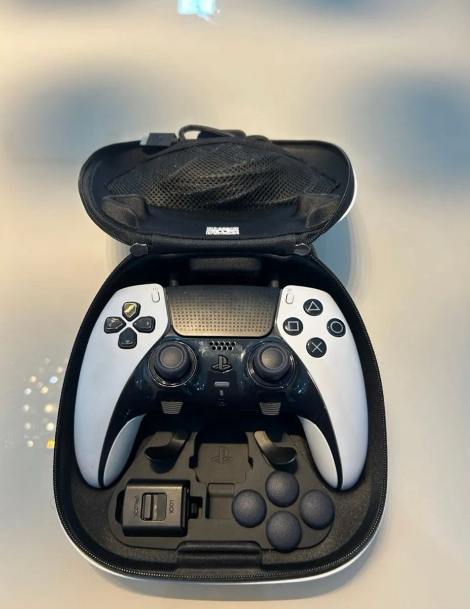 To vendendo Controle Dualsense Edge, interessados chamar dm.
Está com os dois analógicos hall effect, controle em perfeito estado e com todos os acessórios incluindo a caixa.
Estou vendendo porque migrei pro teclado e ele ta parado agora.

RT + V pra vender logo