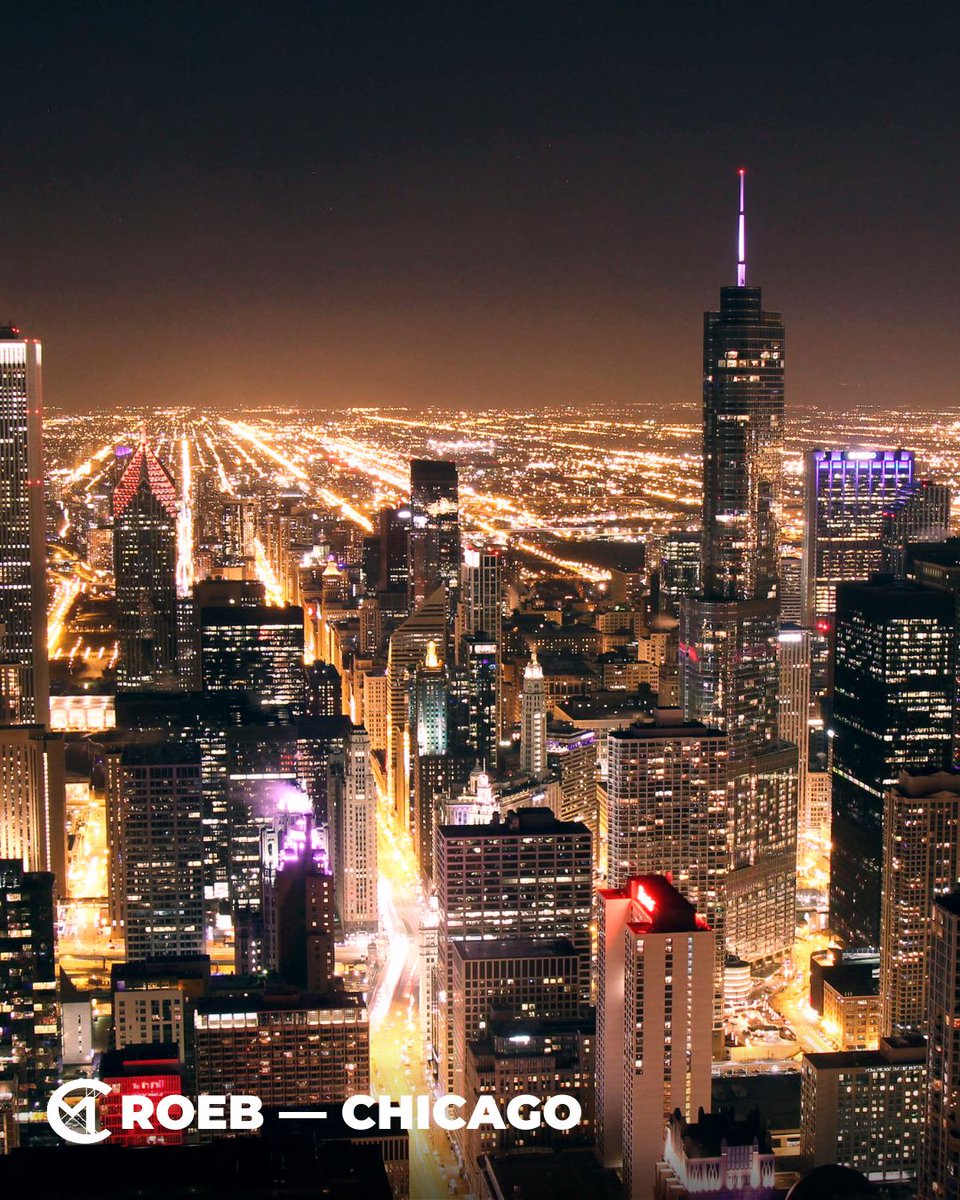 cmroeb's tweet image. 🌊 Lake Michigan or an ocean? I’ll never tell. 😉 🔥 Chicago Winters Are No Joke — 💡 Pro Tip: Dress in Layers! Chicago gets COLD in winter. Bring warm layers, hats, and gloves, especially near the lake. #ChicagoWinter #BundleUp #ColdWeatherTravel #TravelSmart