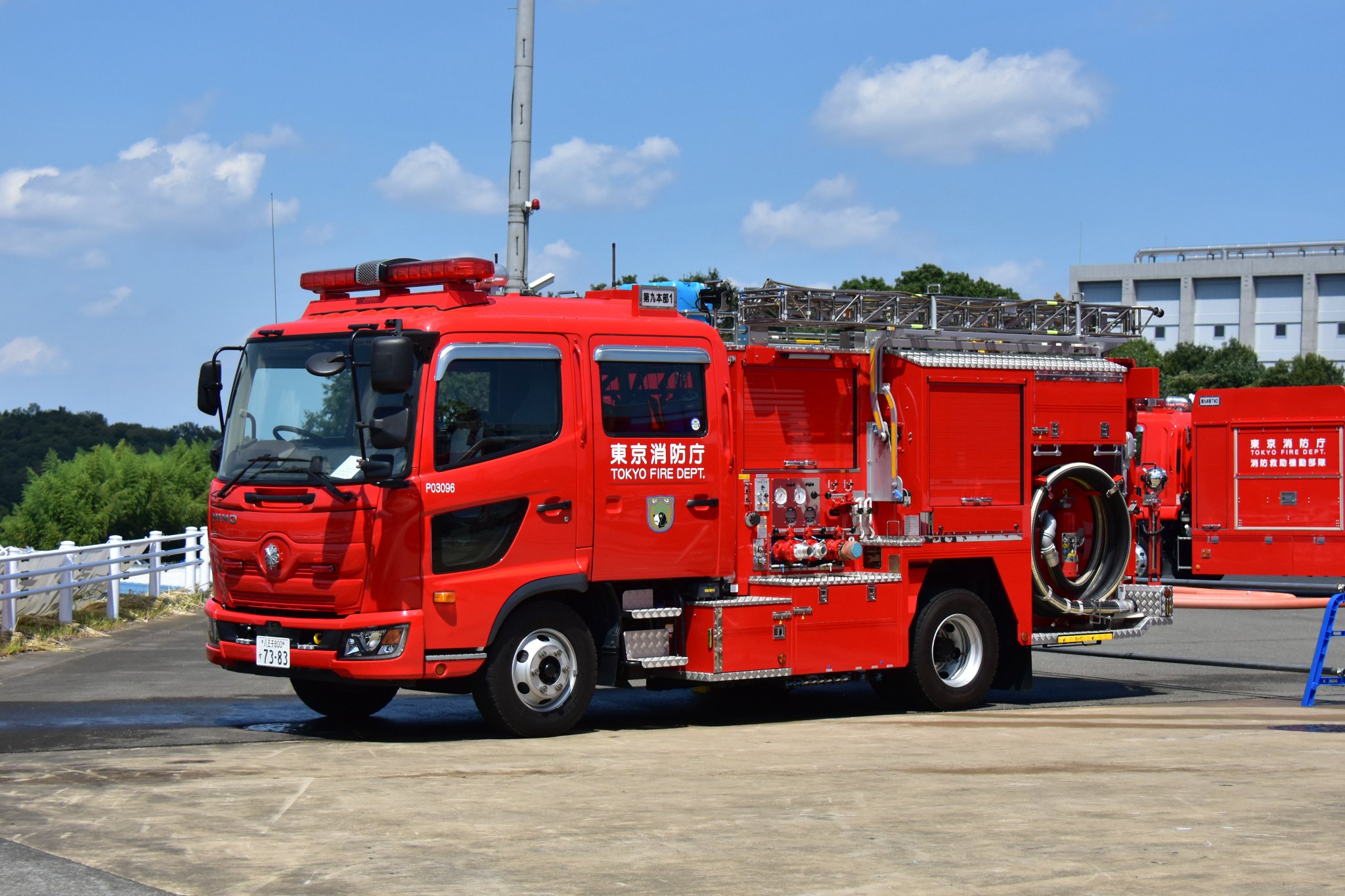 ロビン·レスキューシザー　脱出·救助を目的に開発された携帯救助器具 楽天市場】レスキューシザー 400g : Pro Lab. ＆ Healthcare Shop