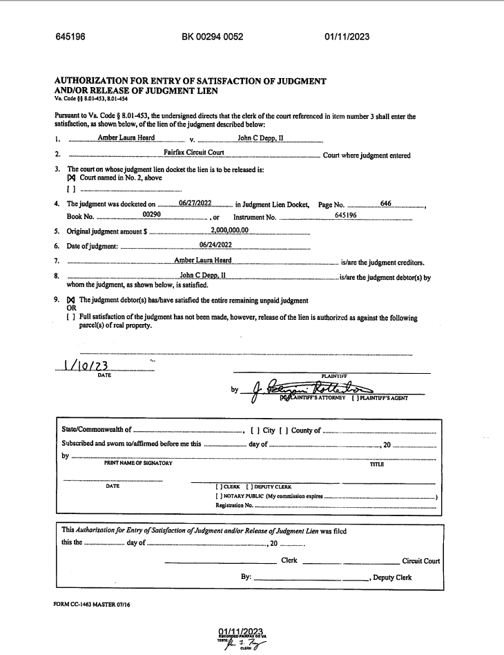 SmartassesNet's tweet photo. @Ridepod2278 @TheEmpressApril @CareyCareyyaya @caramelcolored @TaylorLorenz Johnny Depp signing legal documents admitting Heard did NOT defame him, say otherwise. Stop talking. https://t.co/YOHIUhJCm6
