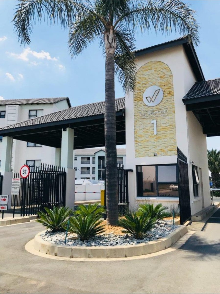 Time4Azania's tweet photo. 📍Carlswald, Midrand, The West End 
💰R700 000
🏠1 Bed ,1 Bath
📞065 858 6349

#propertybuying #forsale #Midrand #Investment #luxury #homesforsale #House #apartment #Buy #buynow #Discounts #Mzansix https://t.co/Yxl11dY9Bb