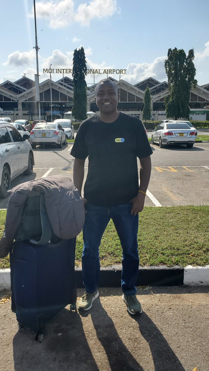 robinsoncodes's tweet image. From Kisumu to Nairobi 🚆, Nairobi to Mombasa 🌊, and now Moi Int’l Airport ✈️— Ethiopia is the next stop on my journey to @shanhaiwoo 🇸🇬.
Grateful for family ❤️, @kratist0s 🙌🏽, and the incredible support from @Zone01Kisumu. Honored to represent you all on this global stage