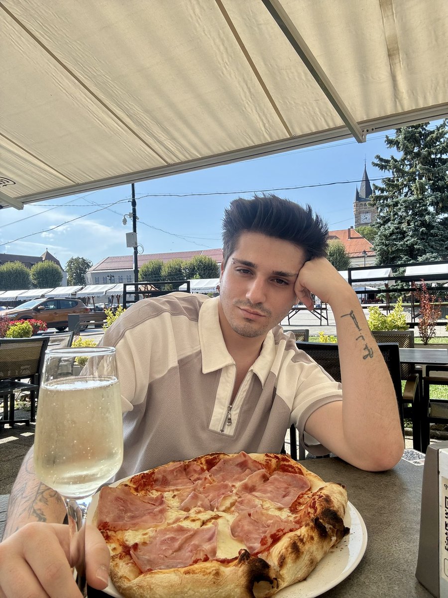 Pizza ya pizda (putka) demek gibi bir hata yaptık