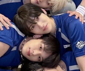 0551X0427's tweet photo. 🐰🐱 https://t.co/aRpvhHtxZS