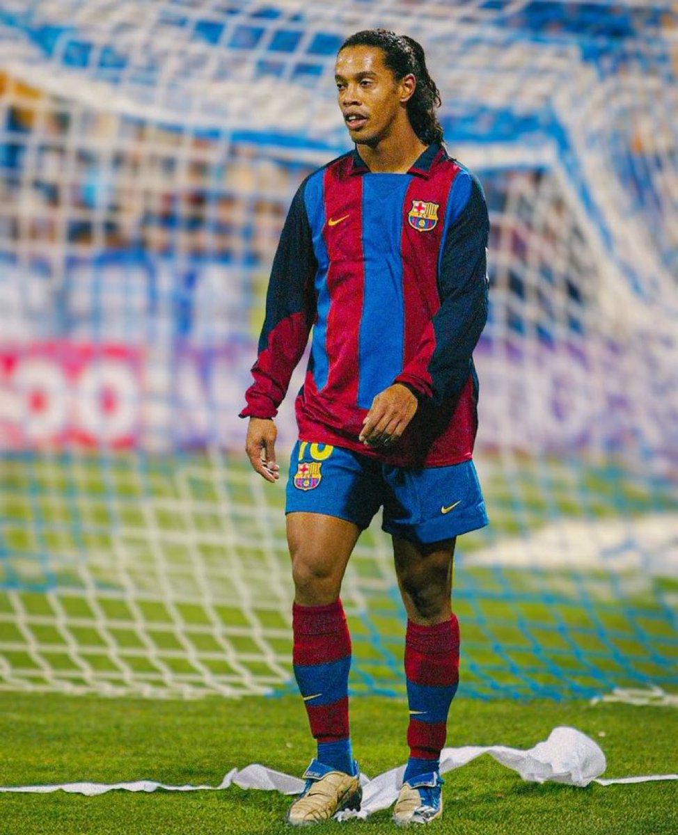 futnostalgico's tweet photo. Ronaldinho 🇧🇷😍 https://t.co/GpldB2B8EU