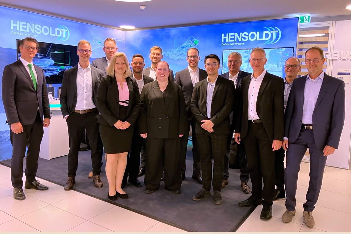 hensoldt's tweet image. We invite you to join us at this year&apos;s #RüNet, one of the central platforms for the German Armed Forces, the Federal Ministry of Defence, research organisations and industry. At this forum, @HENSOLDT presents e.g. our #Spexer radar and our sensor solution #Ceretron.