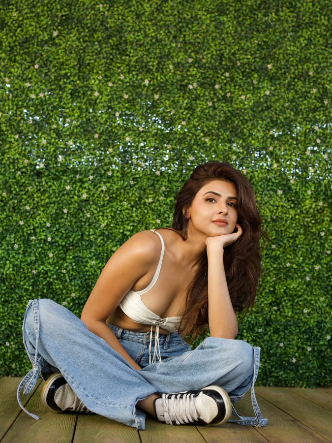 Gz7gTpybQAAMbBB?format=jpg&name=900x900