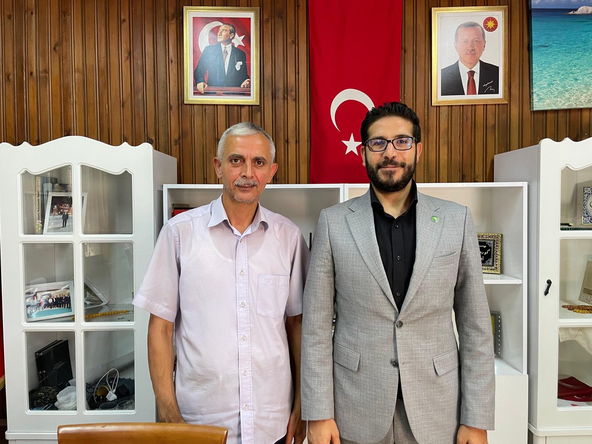Veysel_aymelek's tweet photo. Yediselviler mahalle muhtarımız Salih Solakoğulları'nı ziyaret ederek, mahallemizin sorunları ve çözüm önerileri üzerine verimli bir görüşme gerçekleştirdik.

İlçemizin huzur ve refahı için hep birlikte çalışmaya devam edeceğiz.

Misafirperverliği için muhtarımıza teşekkür eder, çalışmalarında başarılar dilerim.
#HÜDAPARYıldırım
